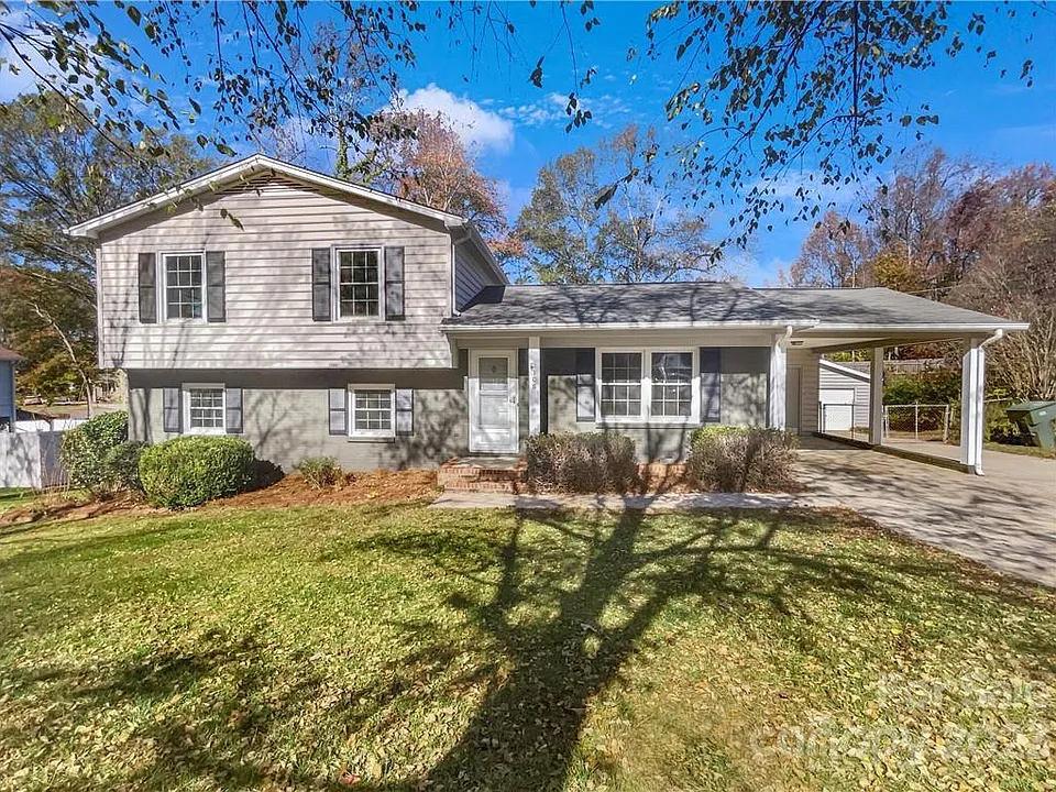 2108 Deepwood Ct