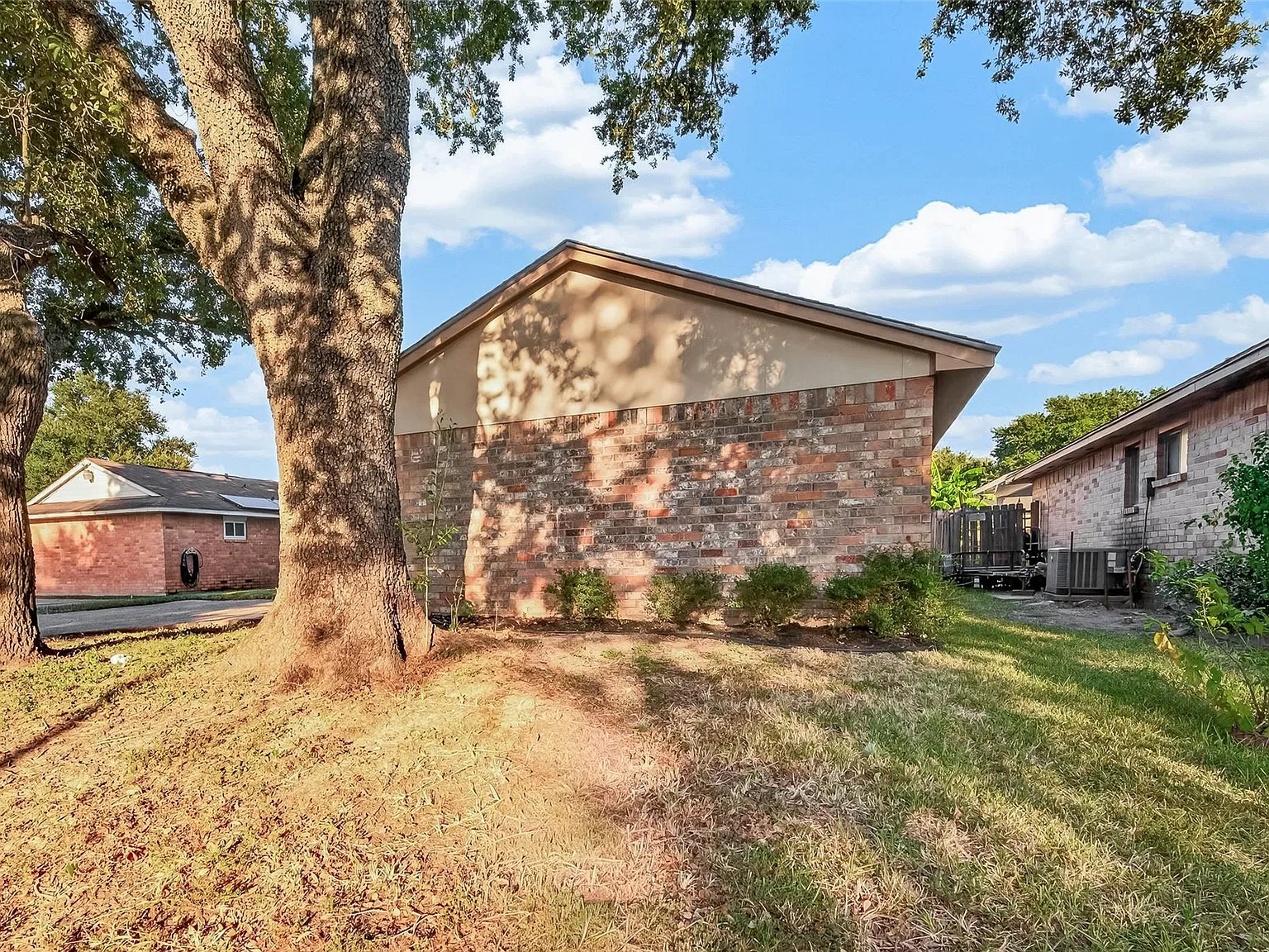 3 bed, 2.0 bath, 1664 sqft, $1,750 — Photo 4