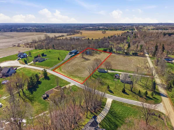 7036 Rea Ln, Almont, MI 48003