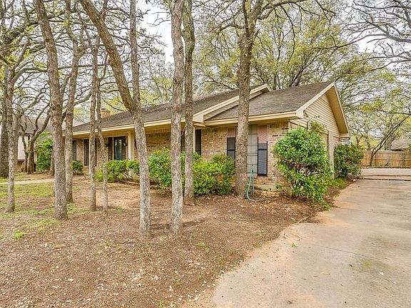 2nd image of 2115 Park Hill Dr