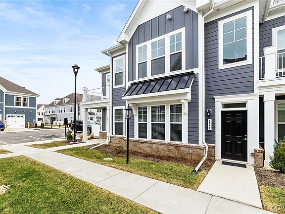 2nd image of 12105 Oxford Landing Dr #201