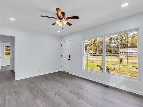 5th image of 1902 Meadowgreen Dr