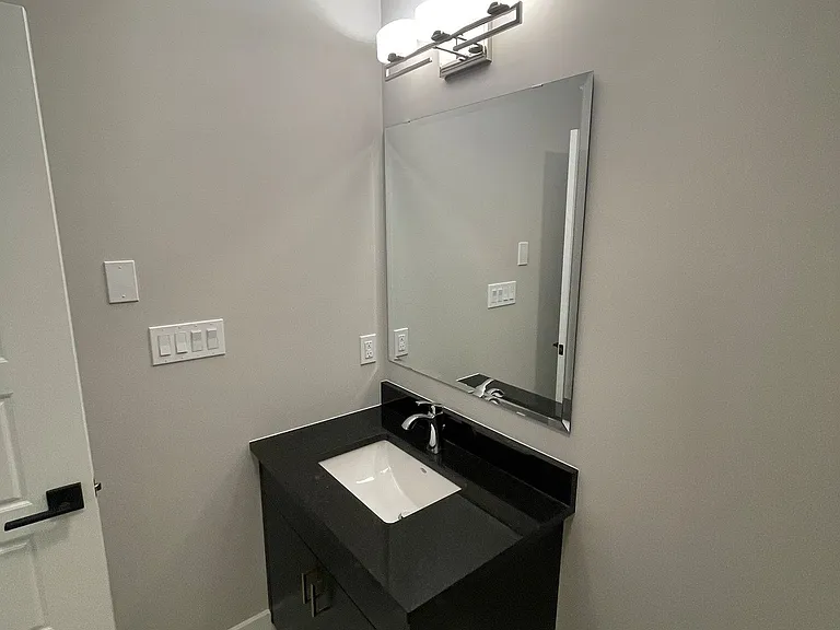 27 Hollybrook Trl #LOWER — Photo 5