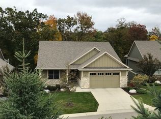 884 Fox Valley Pl SW, Rochester, MN 55902