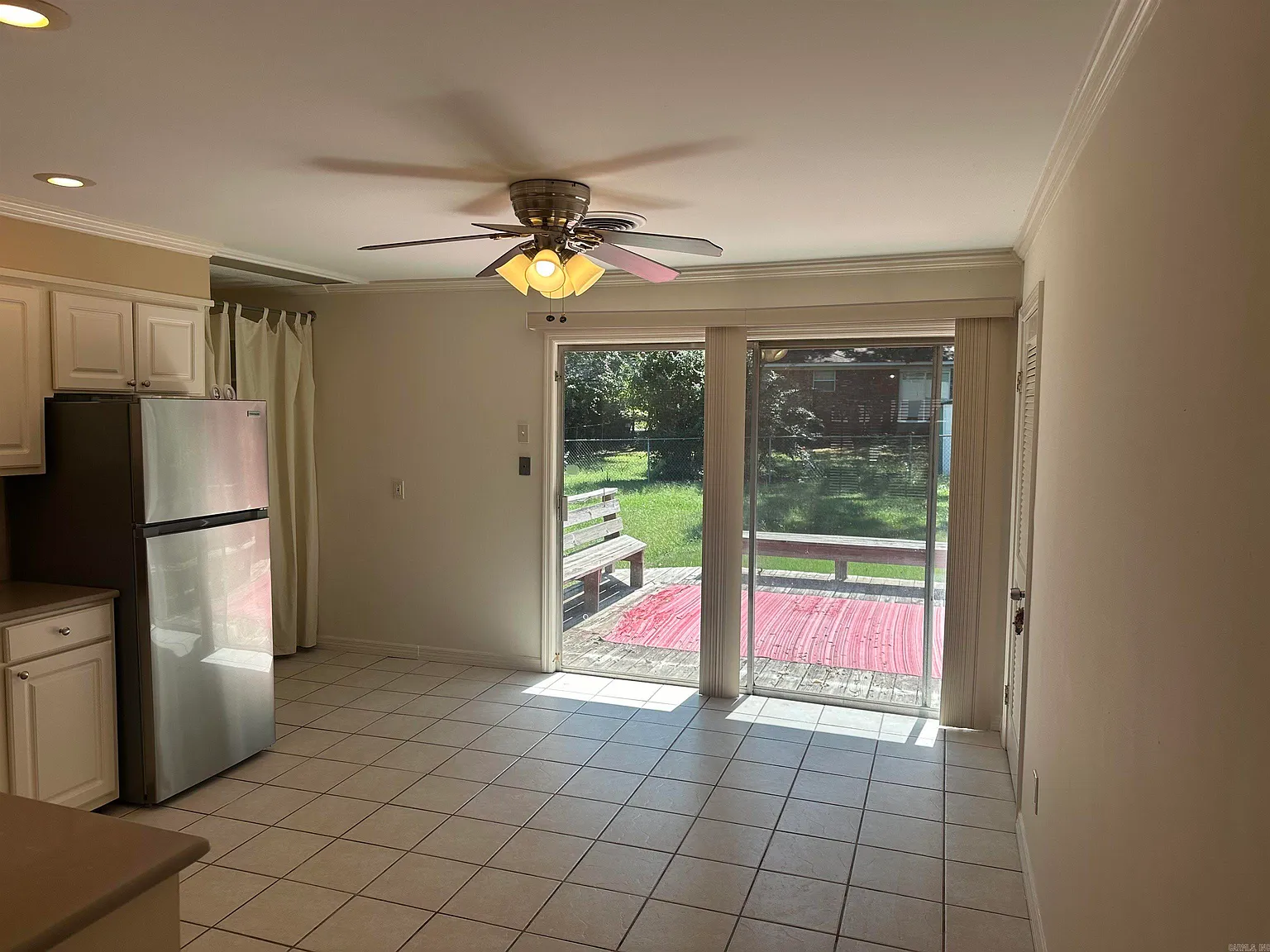 3 bed, 2.0 bath, 1050 sqft, $1,450 — Photo 3