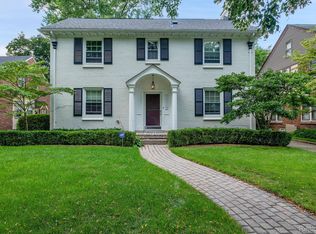 1365 Harvard Rd, Grosse Pointe Park, MI 48230