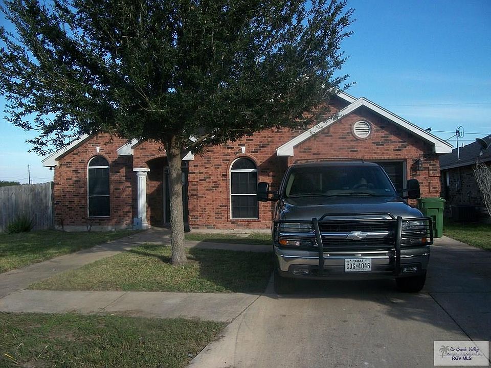 2nd image of 3004 Travis St