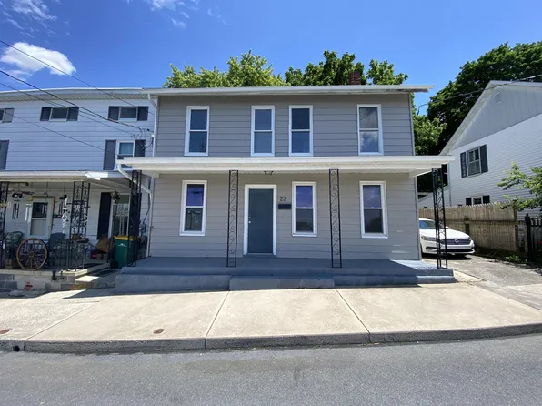 23 Cumberland Valley Ave, Waynesboro, PA 17268