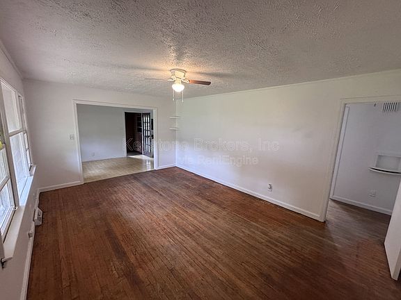 2nd image of 2106 Knightsbridge Rd