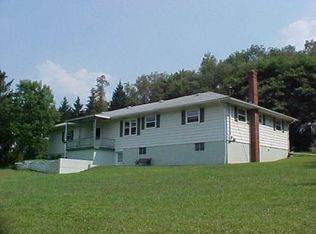 716 Rr 1, East Freedom, PA 16637