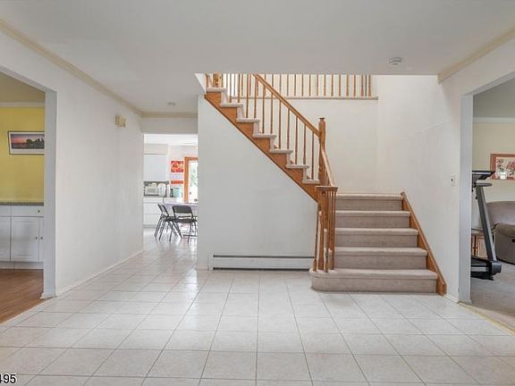 3rd image of 146 Konner Ave
