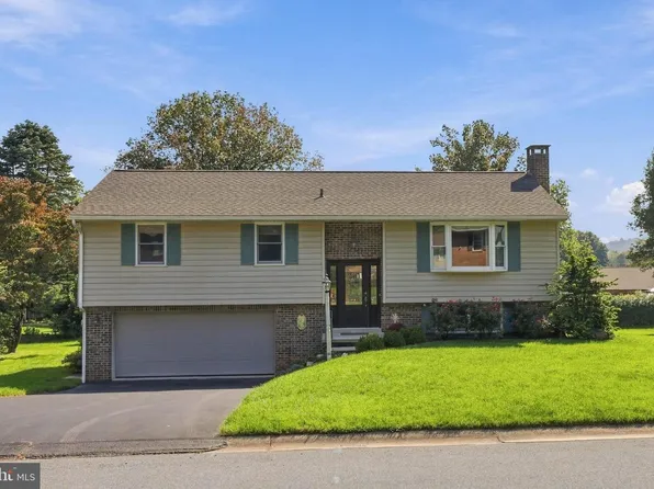 43 Cardinal Dr, Stevens, PA 17578