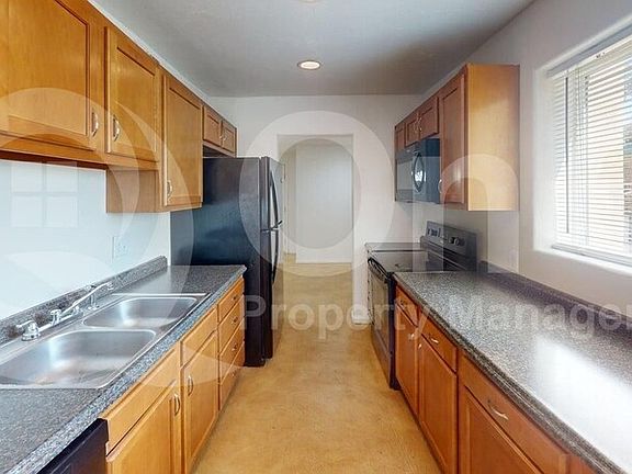 5th image of 216 E Waverly St Unit 1