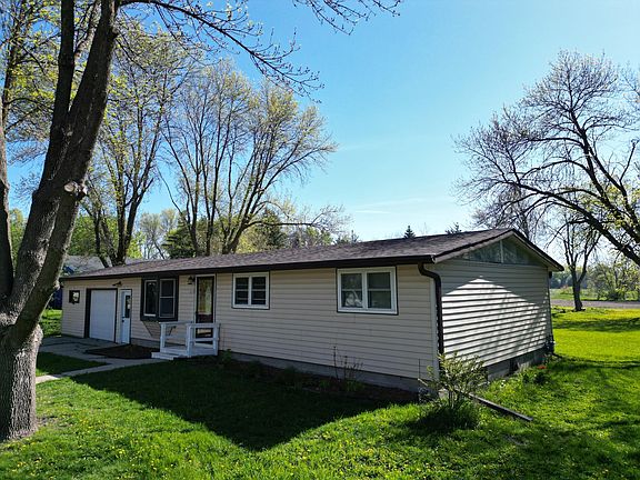 2nd image of 1111 S Halvorson St