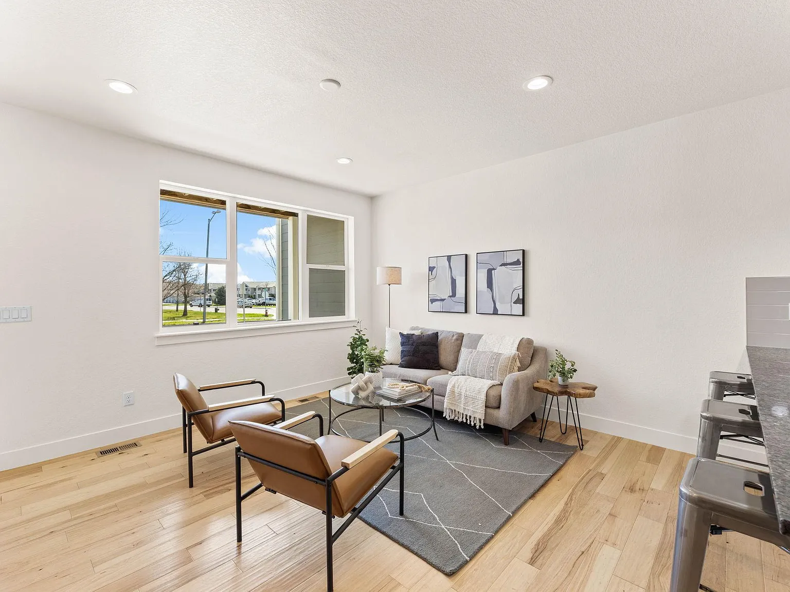 3 bed, 2.5 bath, 1580 sqft, $2,450 — Photo 3