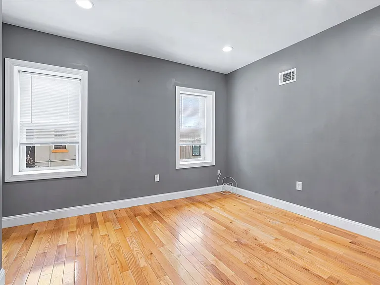 2504 Manton St — Photo 16