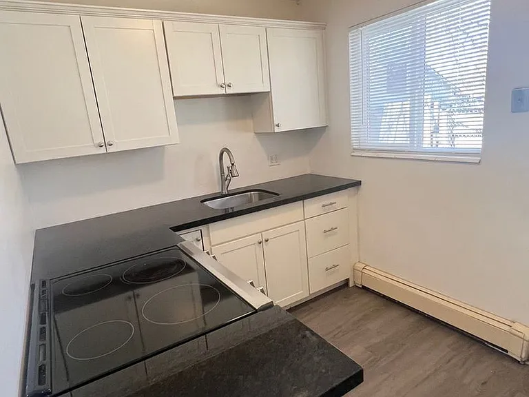291 E Welby Ave — Photo 9
