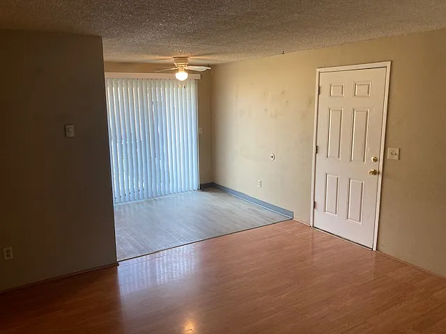 3220 Kauffman Ave #J — Photo 12