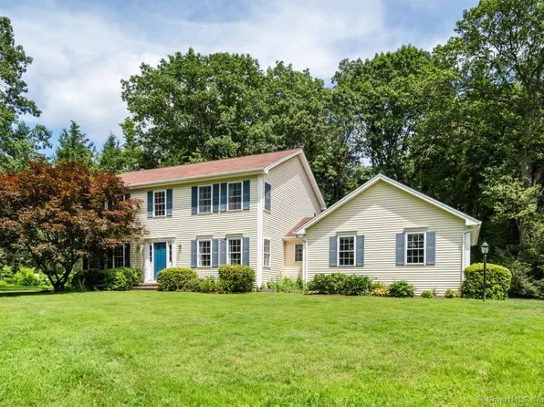 26 Philo Curtis Road, Newtown, CT 06482