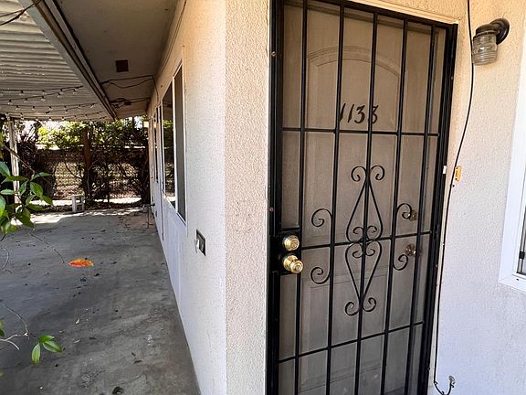 2nd image of 1138 E Yale Ave