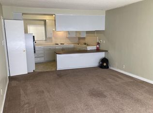 11630 Eucalyptus Ave APT B, Hawthorne, CA 90250