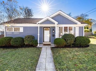 1497 President Ave, Fall River, MA 02720