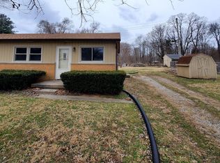 916 Old Valley Dr, Greenwood, IN