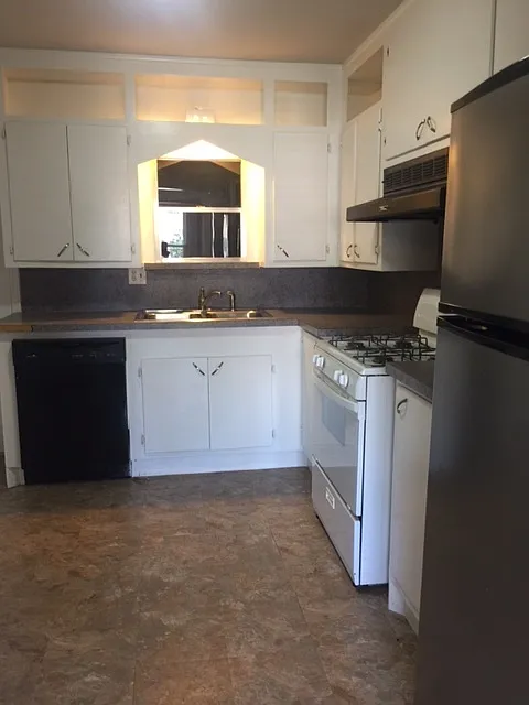 Minutes from OCU, Downtown, Chesapeake and more! — Photo 4