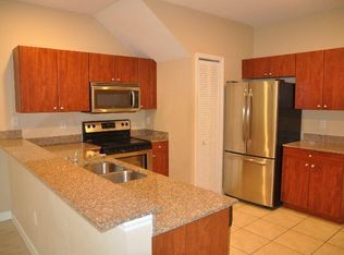 713 NE 43rd St, Oakland Park, FL 33334