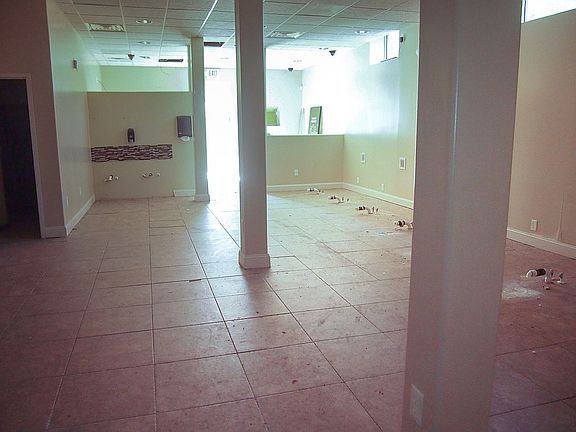 3rd image of 4200 E 31st St