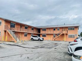 61 W 23rd St, Hialeah, FL