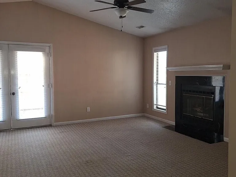 143 Pine Branches Close — Photo 2