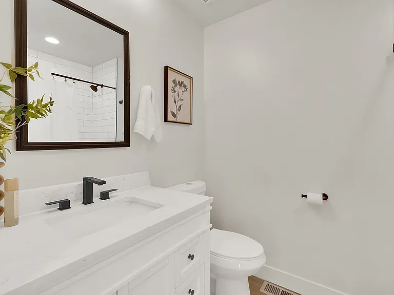 2311 E Delia Dr #R — Photo 14