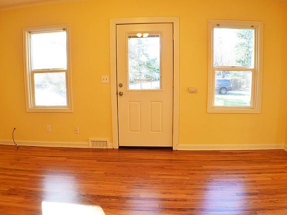5th image of 6615 SW Canyon Ln APT 03