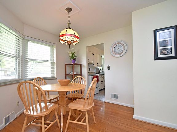 4th image of 9569 Ronbet Dr