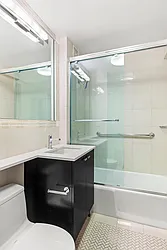 Sold by New York Casas Ltd.