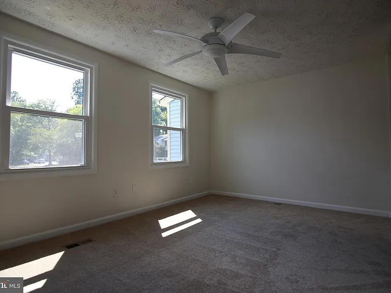 8070 Grandview Ct — Photo 15