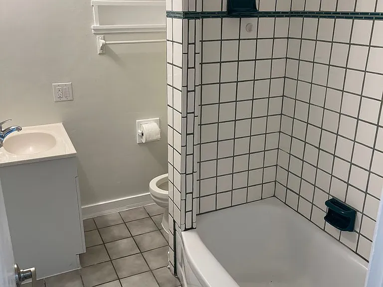 3082 Vine St — Photo 12