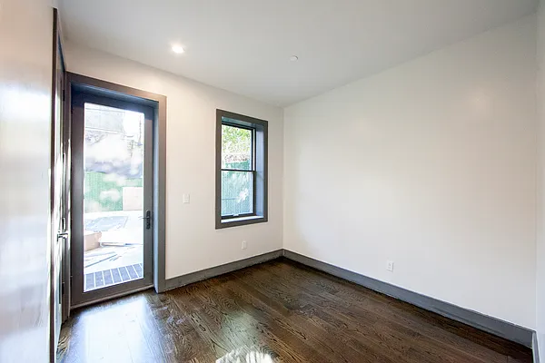 Rented by Brooklyn Group | media 7