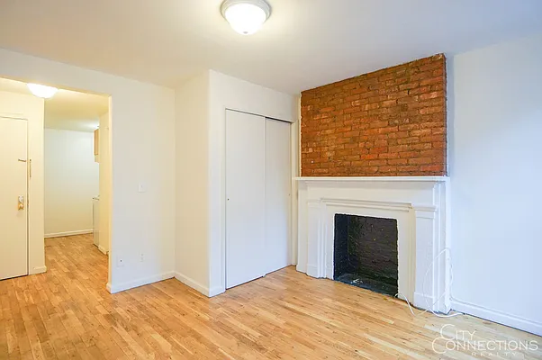 Rented by City Connections Realty | media 2