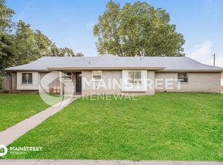 2212 Crystal Dr, Moore, OK 73160