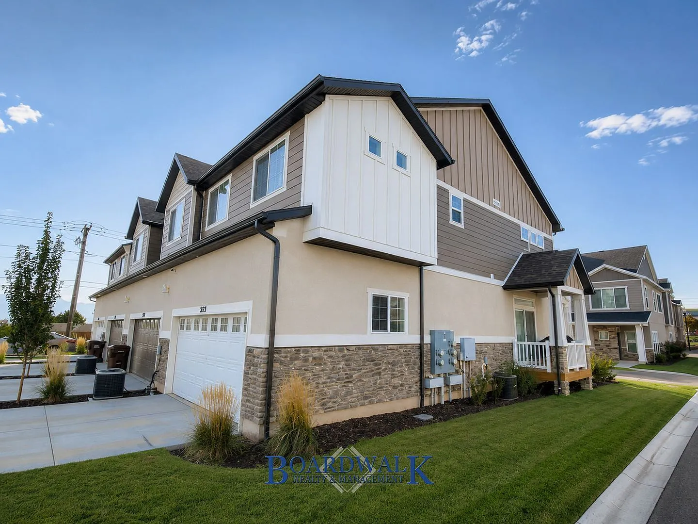 3 bed, 3.5 bath, 2036 sqft, $2,450 — Photo 3