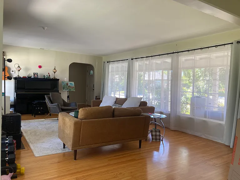 36703 Niles Blvd — Photo 2