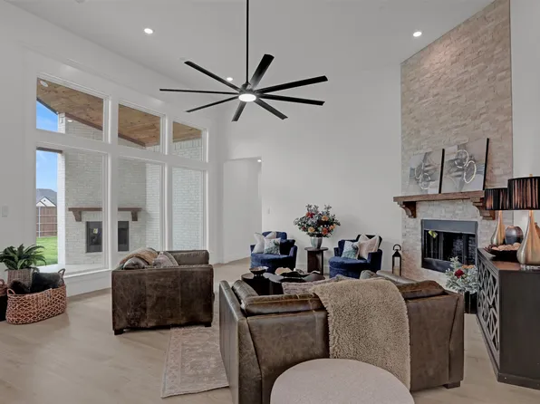 1019 Todd St, Caddo Mills, TX 75135