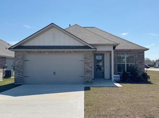 10440 Highcrest Dr, Denham Springs, LA 70706