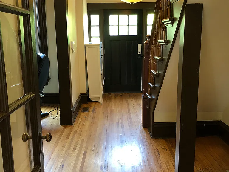 721 W 7th St — Photo 4