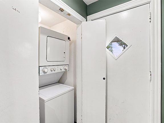 5th image of 4111 Cottage Grove Ave