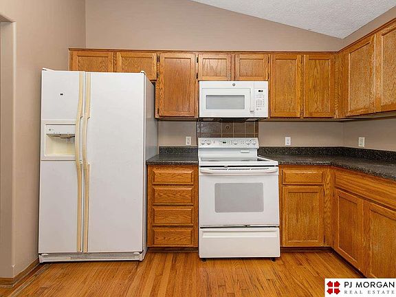 5th image of 4303 N 147th St
