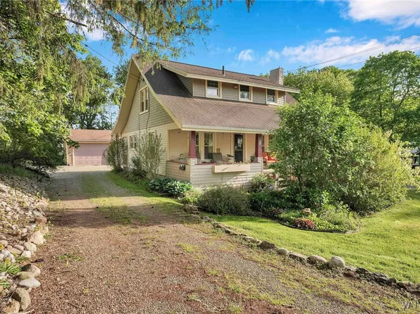 52 Jackson St, Warsaw, NY 14569