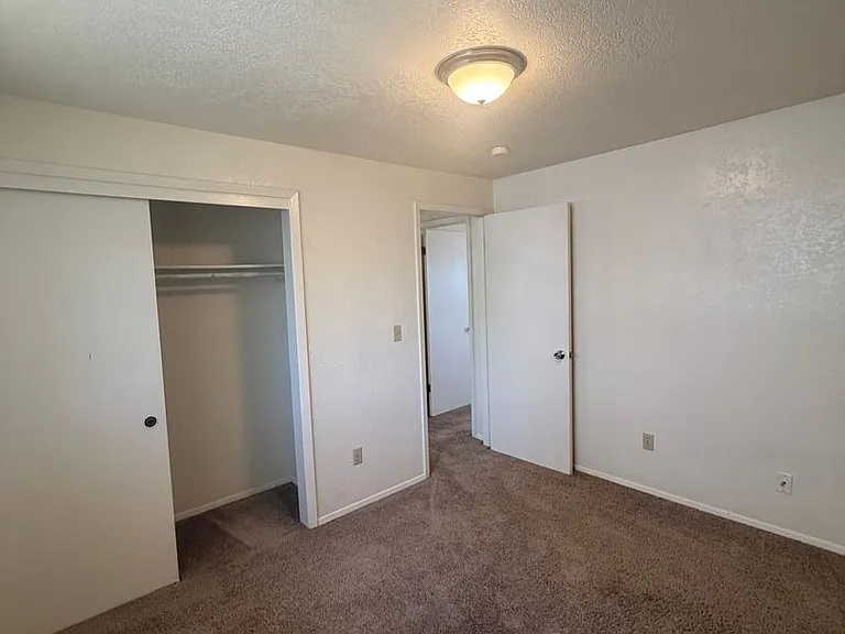 1228 S Juniper St — Photo 39